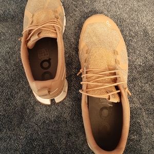 On Cloud 5 running shoes